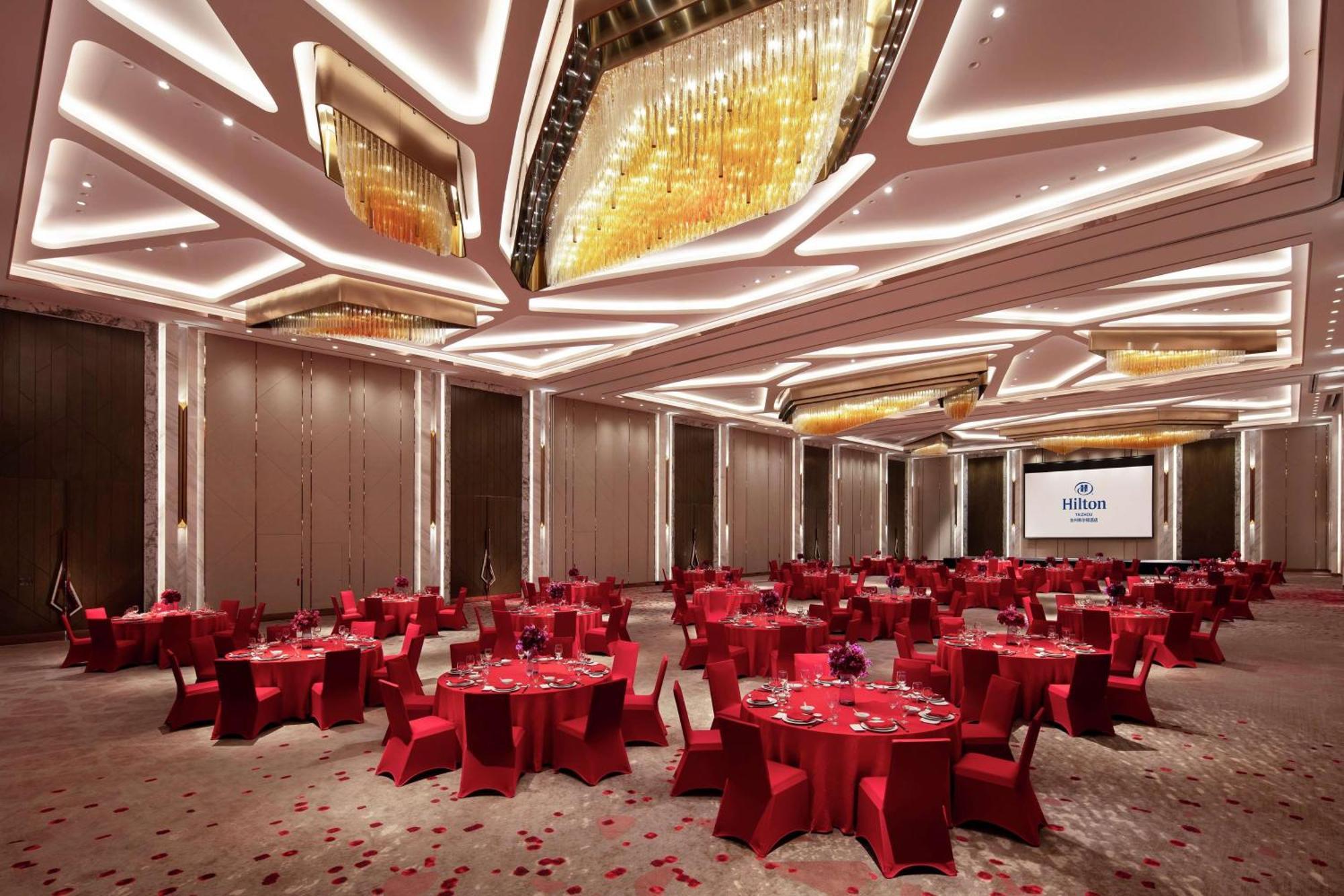 Отель Hilton Taizhou Тайчжоу Экстерьер фото